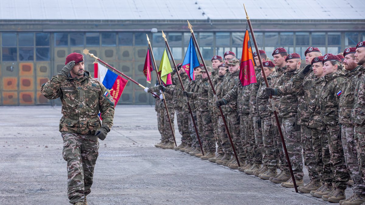 Sonos | Ensemble de montage pour Ray - Barre de son Ray inclus - Noir main image 0